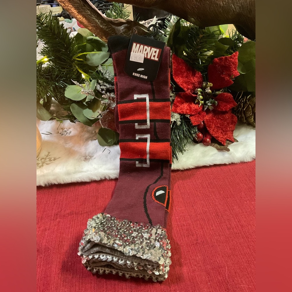 NWT MARVEL DEADPOOL SEQUIN TOP KNEE SOCKS